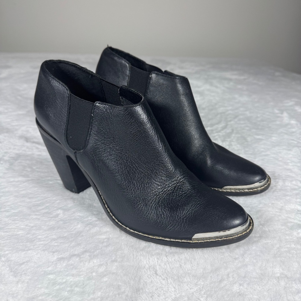 Dolce Vita Carlin Women's 9.5 Black Leather Metal Detail Ankle Boots Block Heel